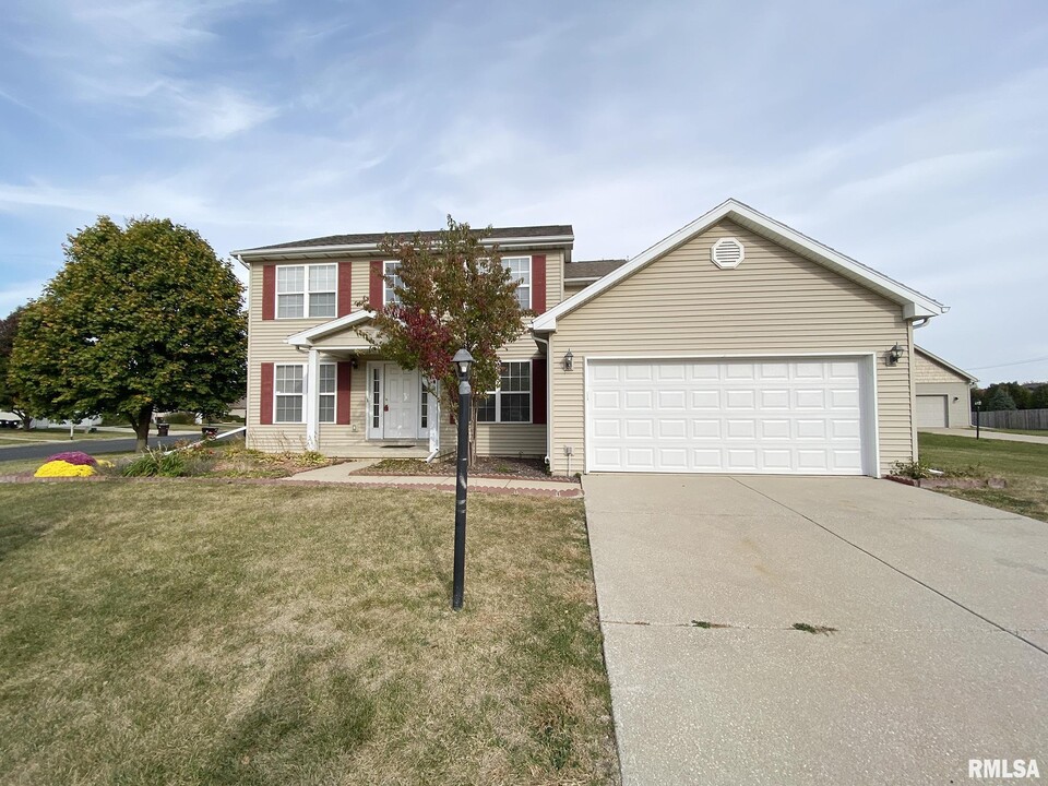 11103 N Crestpoint Ln in Dunlap, IL - Building Photo