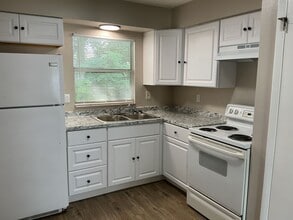 702-704 Bryon Ct in Lakeland, FL - Building Photo - Building Photo