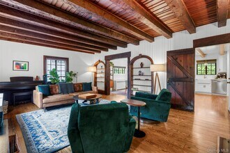 4 Concord Ave in Larchmont, NY - Building Photo - Building Photo