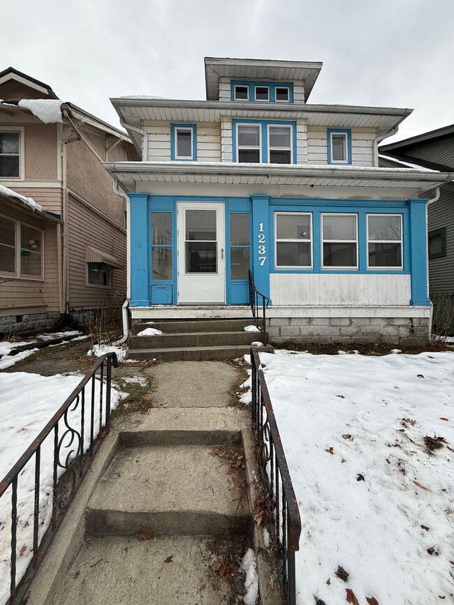 property at 1237 Home Ave