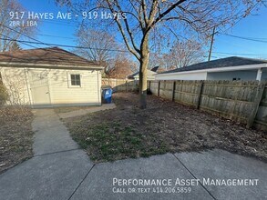 917 Hayes Avenue-Unit -919 Hayes in Racine, WI - Building Photo - Building Photo