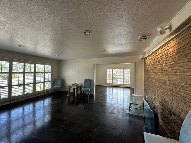 301 Bermuda Pl in Corpus Christi, TX - Foto de edificio - Building Photo