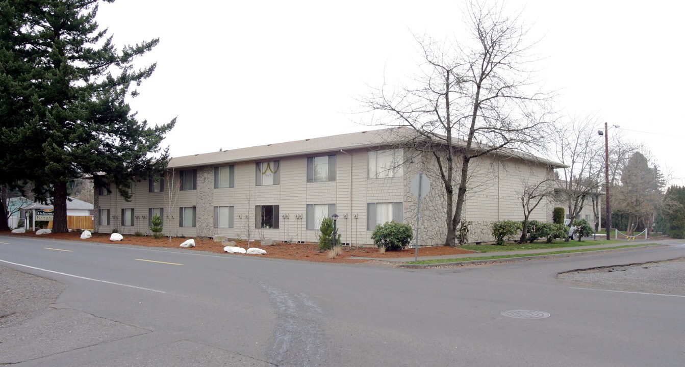 Keystone East Apartment Homes in Portland, OR - Building Photo
