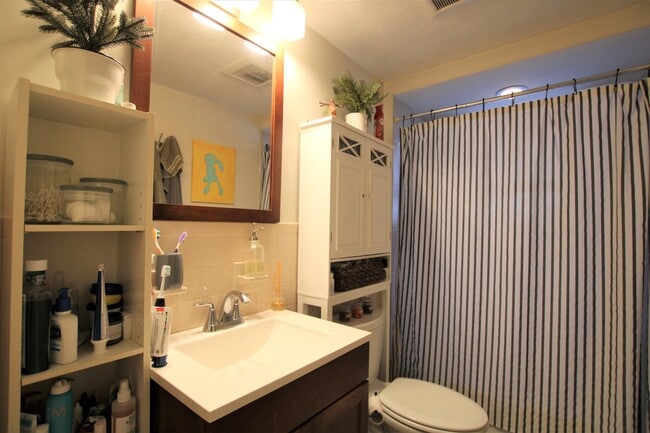 93 Hillside St, Unit 93 Hillside #3 in Boston, MA - Building Photo - Building Photo