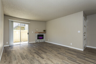 Merit Manor in Clovis, CA - Building Photo - Interior Photo