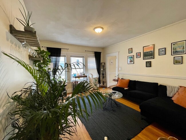 97 Kilsyth Rd, Unit 1
