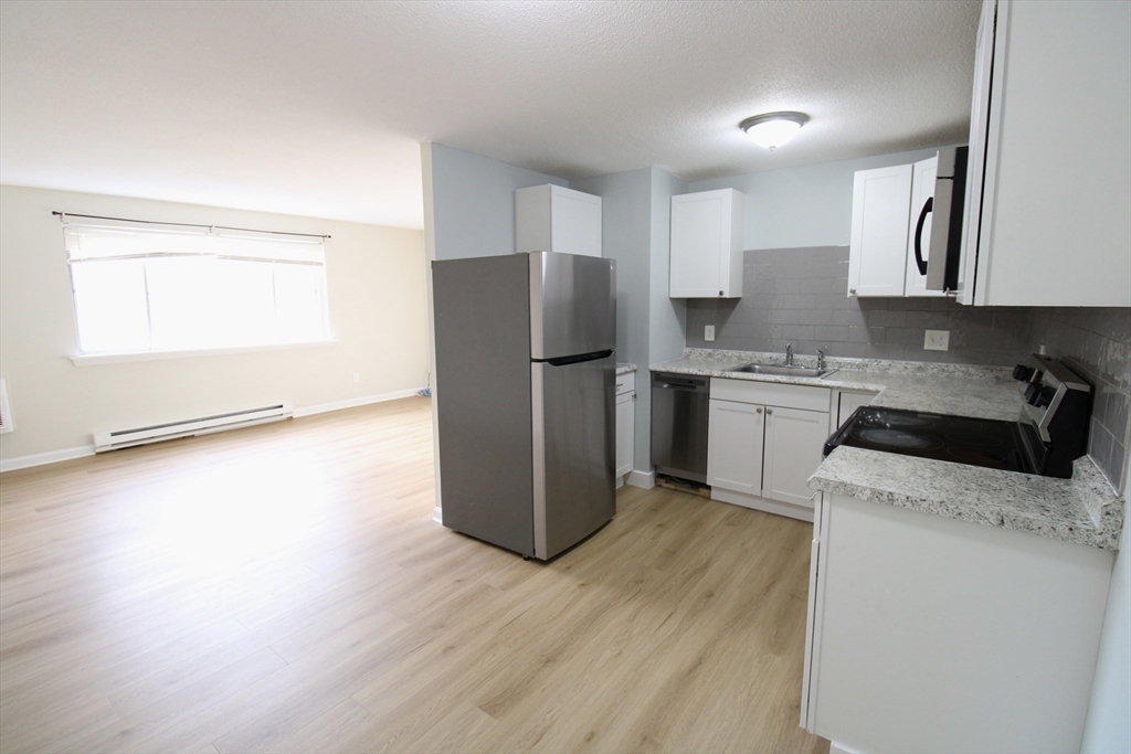 77 L Nicholas Rd in Framingham, MA - Building Photo