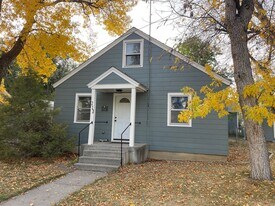 213 N 5th St in Columbus, MT - Building Photo