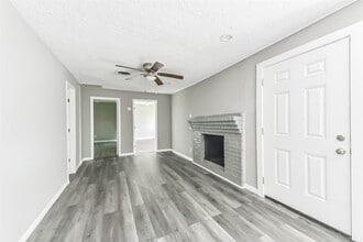 14249 Brownsville St in Houston, TX - Foto de edificio - Building Photo