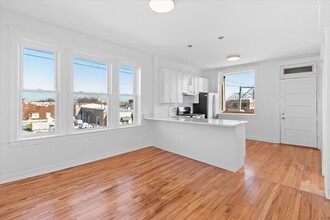 4343 N Spaulding Ave, Unit 2 in Chicago, IL - Building Photo - Building Photo