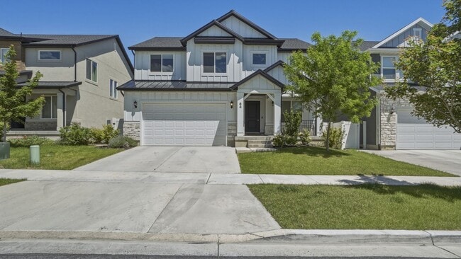 property at 64 N Lasalle Dr