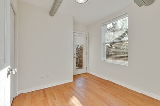 2512 W Leland Ave in Chicago, IL - Building Photo - Building Photo