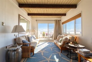 539 Dune Rd in Westhampton Beach, NY - Building Photo - Building Photo