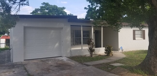 property at 4612 Arch Ct