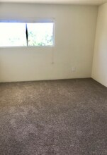 6151 Rancho Mission Rd, Unit 209 in San Diego, CA - Building Photo - Building Photo