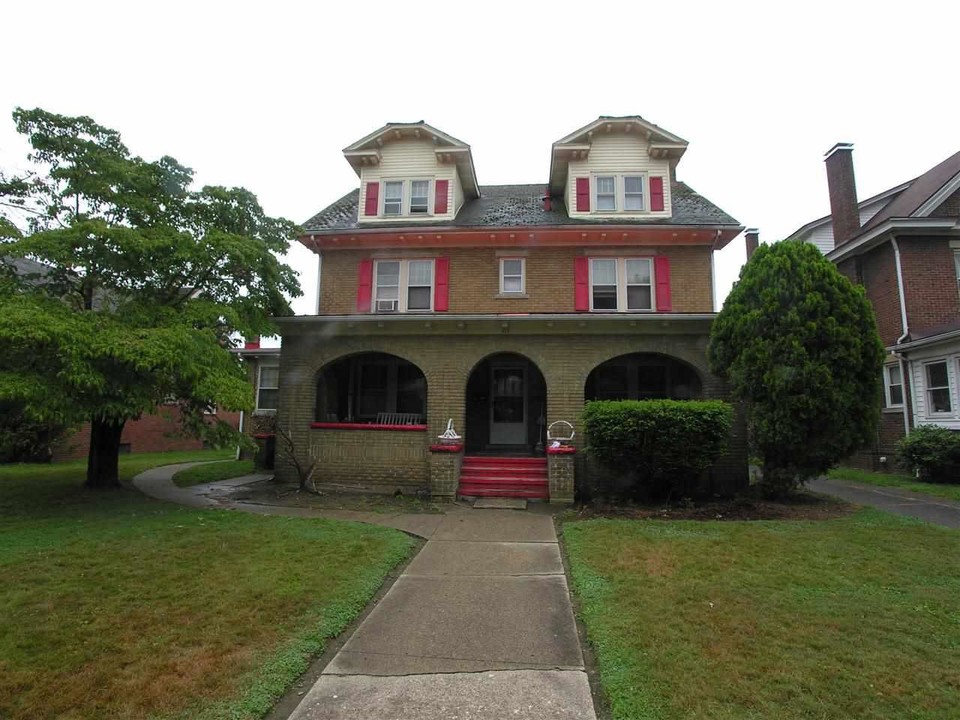 623 Jefferson Ave in Huntington, WV - Building Photo