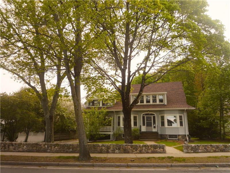 163 Pleasant St in Arlington, MA - Building Photo