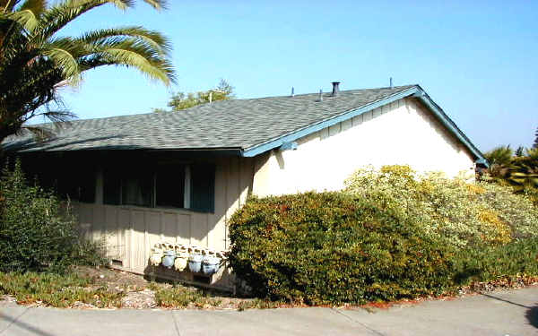 43187 Gallegos Ave in Fremont, CA - Foto de edificio - Building Photo