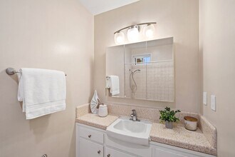 138 S Bryn Mawr St in Ventura, CA - Building Photo - Building Photo