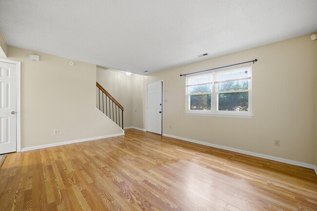 102 Tyburn Ct in Hampton, VA - Building Photo - Building Photo