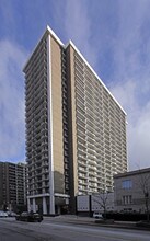 Thorndale Beach South Condominiums in Chicago, IL - Building Photo - Building Photo