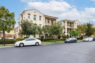 418 Maravilla Ln in Brea, CA - Building Photo - Building Photo