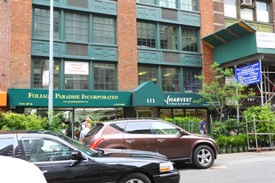 111 W 28th St in New York, NY - Building Photo