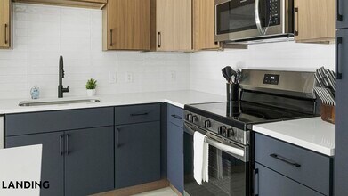 1007 S Mint St, Unit 731 in Charlotte, NC - Building Photo - Building Photo