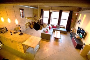 201 4th St, Unit #302 in Oakland, CA - Building Photo