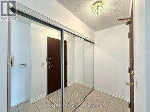 22-2222 Olive Ave in Toronto, ON - Building Photo - Building Photo