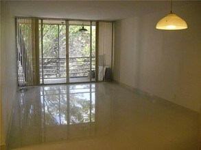 9431 Live Oak Pl-Unit -30E in Davie, FL - Building Photo - Building Photo