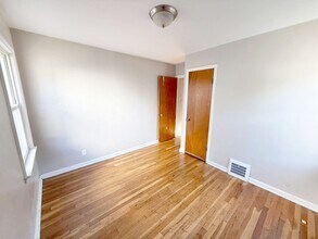 15000 Krems Ave in Maple Heights, OH - Building Photo - Building Photo