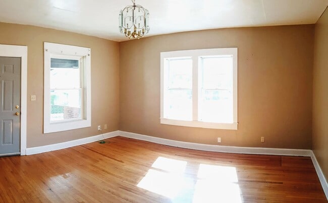 311 E Smith Ave