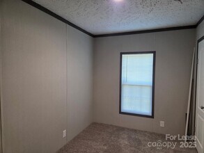 213 Kimberly Cir in Dallas, NC - Building Photo - Building Photo
