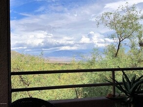 6655 N Canyon Crest Dr in Tucson, AZ - Building Photo - Building Photo