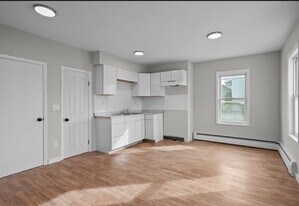 22 Richmond St, Unit 1 in Blackstone, MA - Building Photo