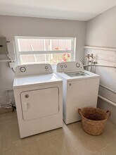 5707 Cody St in Hollywood, FL - Building Photo - Building Photo