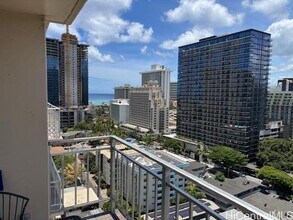 2415 Ala Wai Blvd in Honolulu, HI - Building Photo - Building Photo