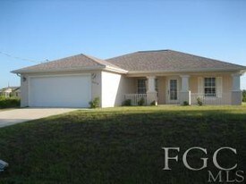 2616 62nd St W in Lehigh Acres, FL - Building Photo