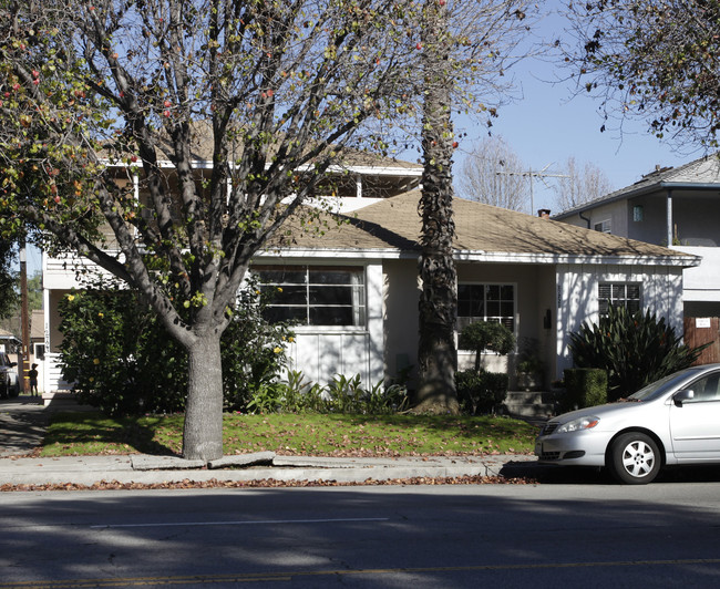 12721-12723 Oxnard St in North Hollywood, CA - Building Photo - Building Photo