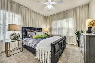 625 E Stassney Ln in Austin, TX - Building Photo - Building Photo