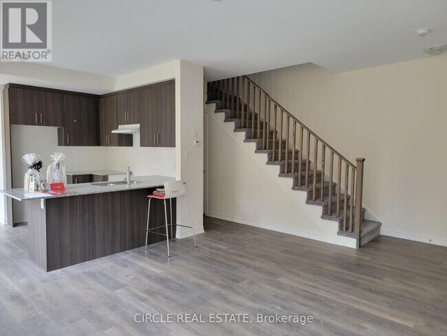 40-40 Knotsberry Cir in Brampton, ON - Building Photo - Building Photo