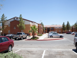 Sunset Park in Las Vegas, NV - Building Photo - Building Photo