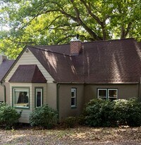 832 Sand Hill Rd in Asheville, NC - Building Photo