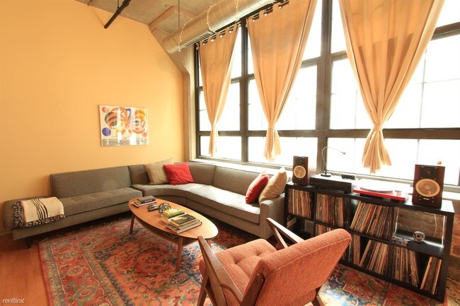 3963 W Belmont Ave-Unit -Unit 210 in Chicago, IL - Building Photo - Building Photo