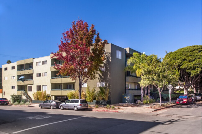 Sundial Apartments in Santa Monica, CA - Building Photo - Building Photo