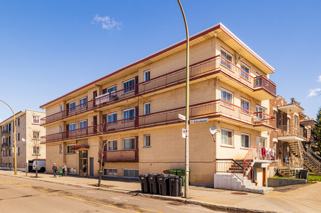 2560 De Bellechasse St in Montréal, QC - Building Photo - Primary Photo