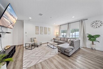 1807 Robinhood St in Sarasota, FL - Building Photo - Building Photo