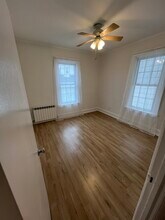 7034 69th St, Unit 1 in Glendale, NY - Foto de edificio - Building Photo