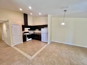 1003 W King St in Kissimmee, FL - Building Photo - Building Photo